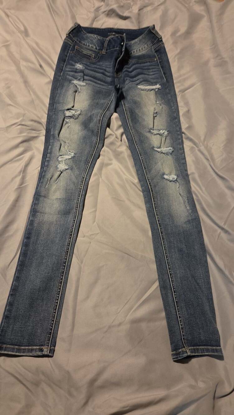Maurices Women's Distressed Skinny Ripped Denim Jeans Size XS-R